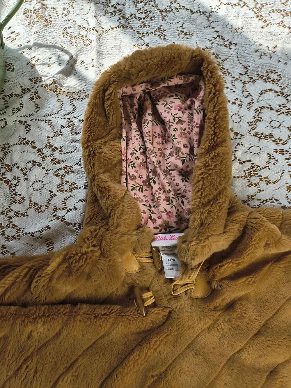 Matching set plush hooded poncho with long sleeve top and pink floral leggings - Picture 3 of 12